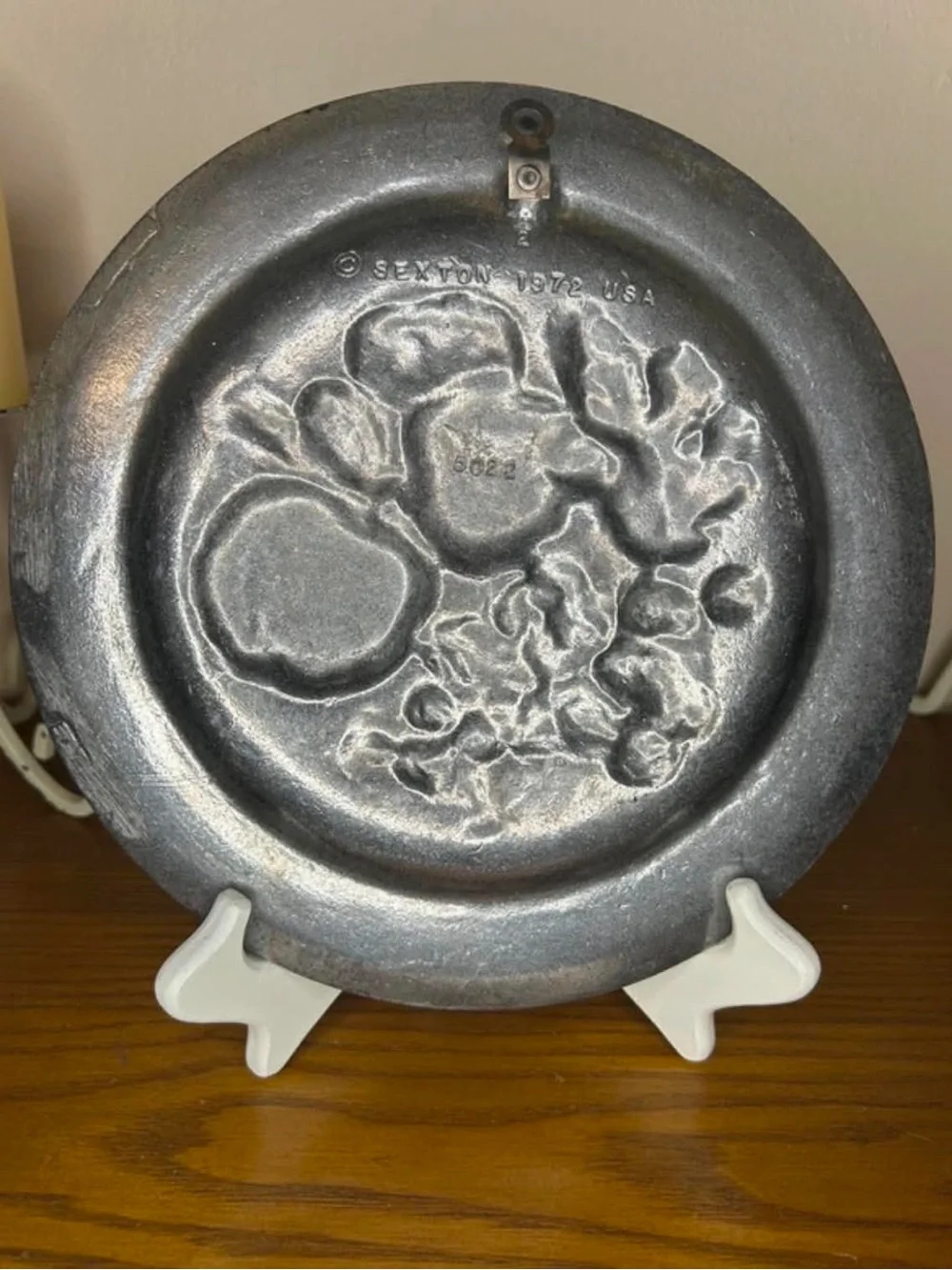 1972 Sexton Cast Metal Decorative Wall Plate